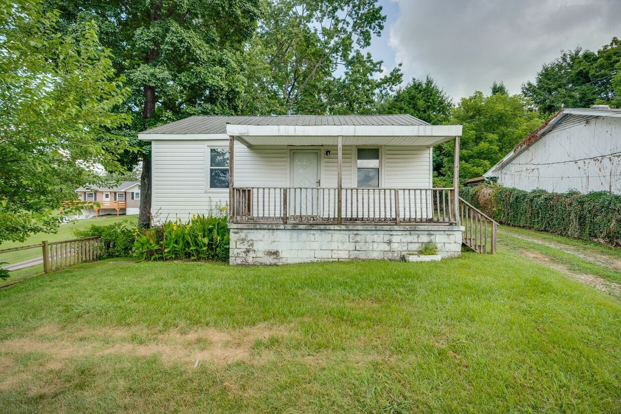 Primary Photo - 521 Rich Dr