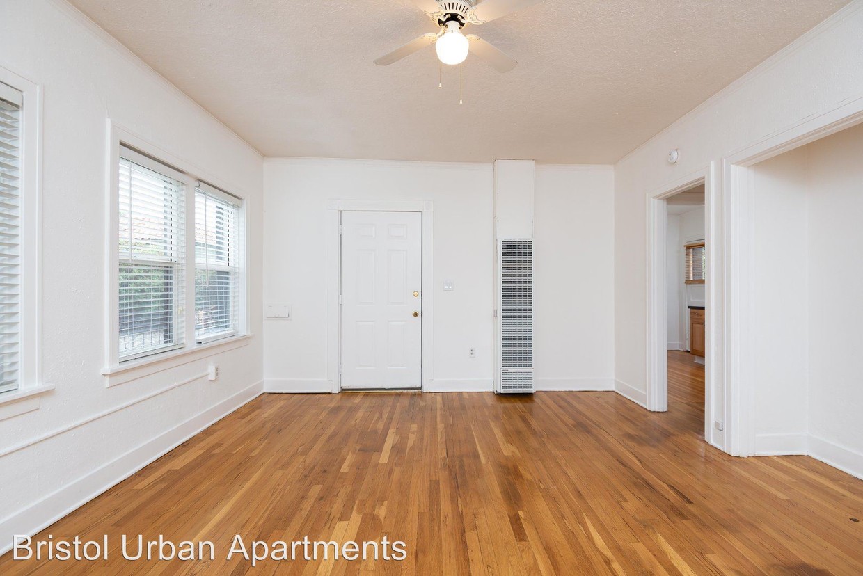 Foto principal - 5318 NE Wistaria Dr