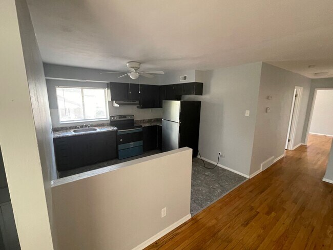 Building Photo - 4754 Virginia Ave