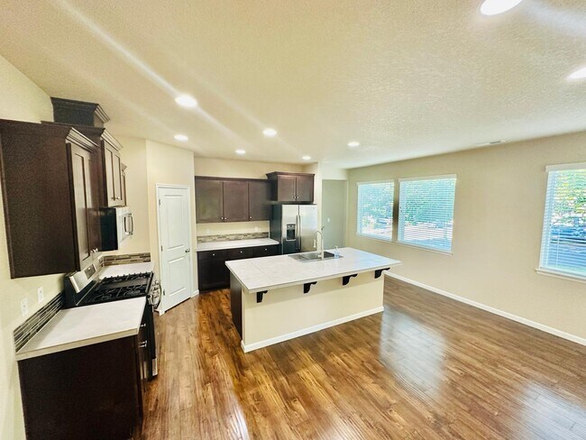Foto del edificio - 17010 NW Tristan St