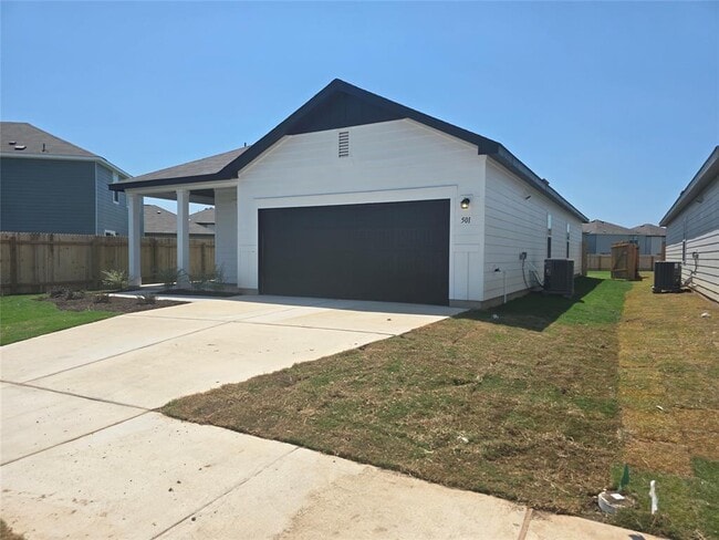 Building Photo - 501 McFadin Wy