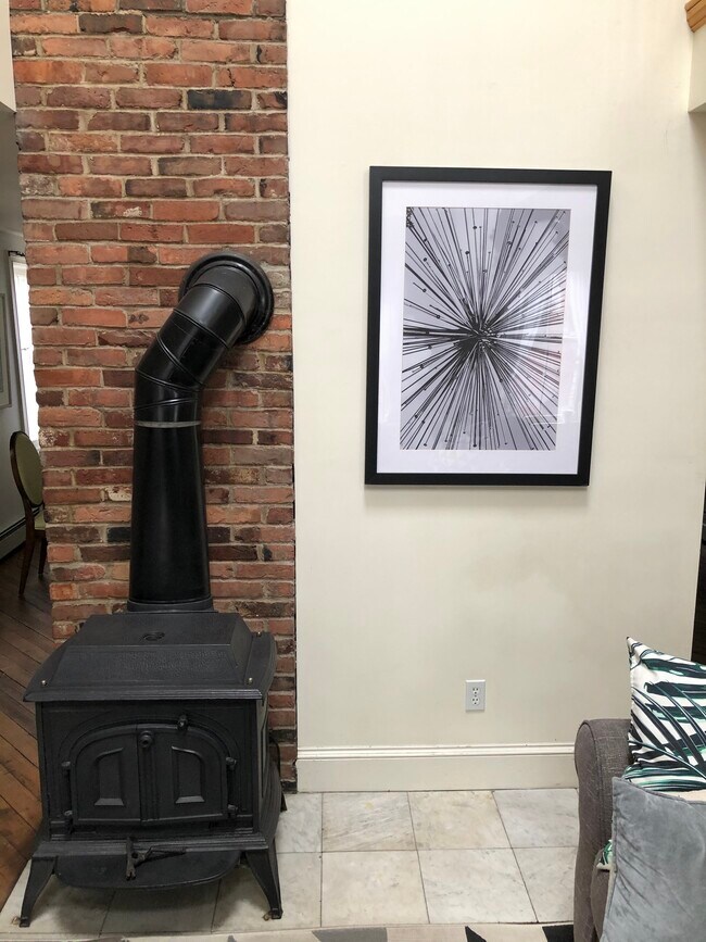 Living Room - 20 Ellwood St