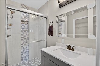 Building Photo - 209 Robin Hood Cir