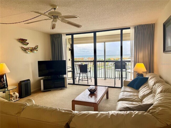 Foto del edificio - 9525 Blind Pass Rd