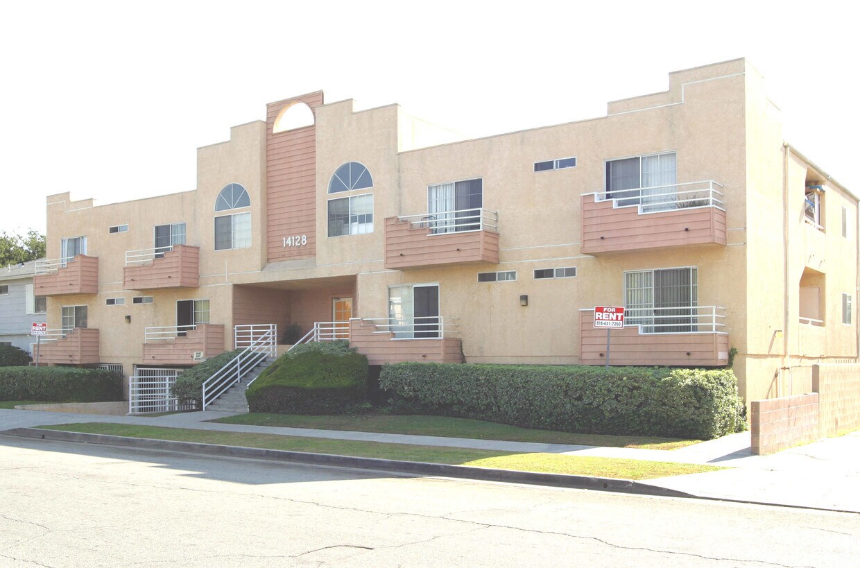 Building Photo - 14128 Gilmore St