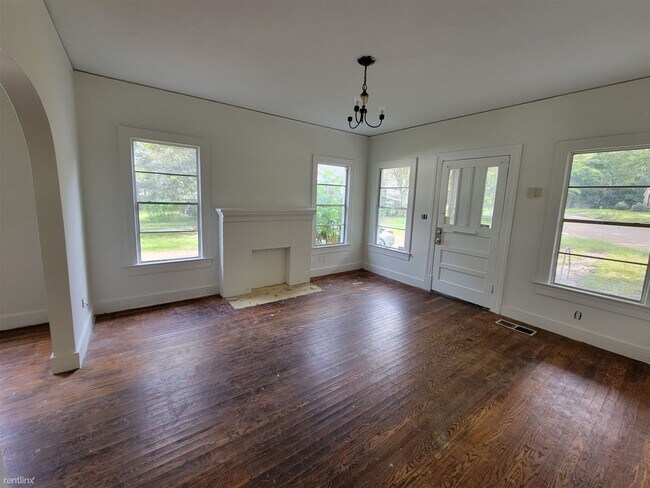 Foto del edificio - 3 br, 1 bath House - 3717 Downing Street