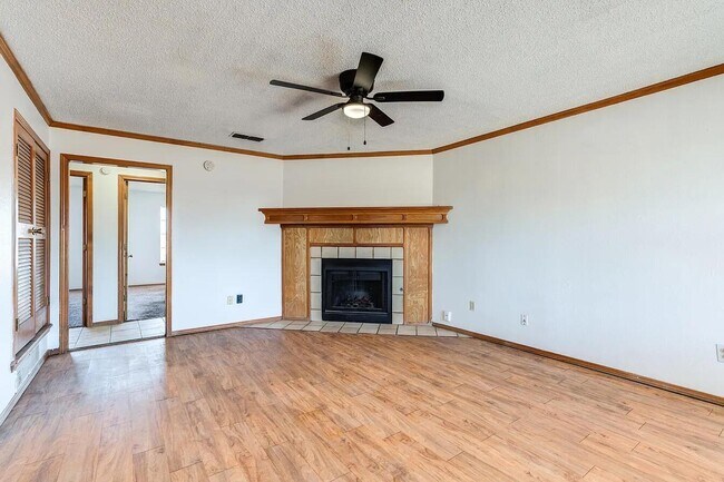 Foto del edificio - 7405 Waco Ave