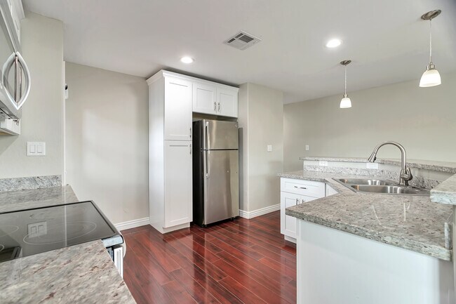 Foto del edificio - 5208 S 11th Ave