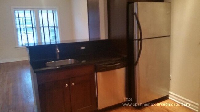 Foto del edificio - 3814 N Sheffield Ave