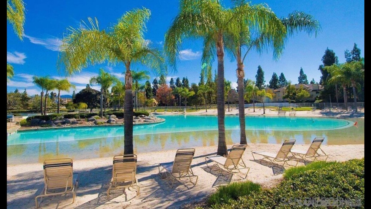 Primary Photo - 2031 Lakeridge Cir