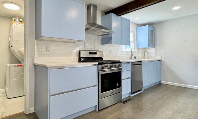 Foto del edificio - 68 Hawley Ave
