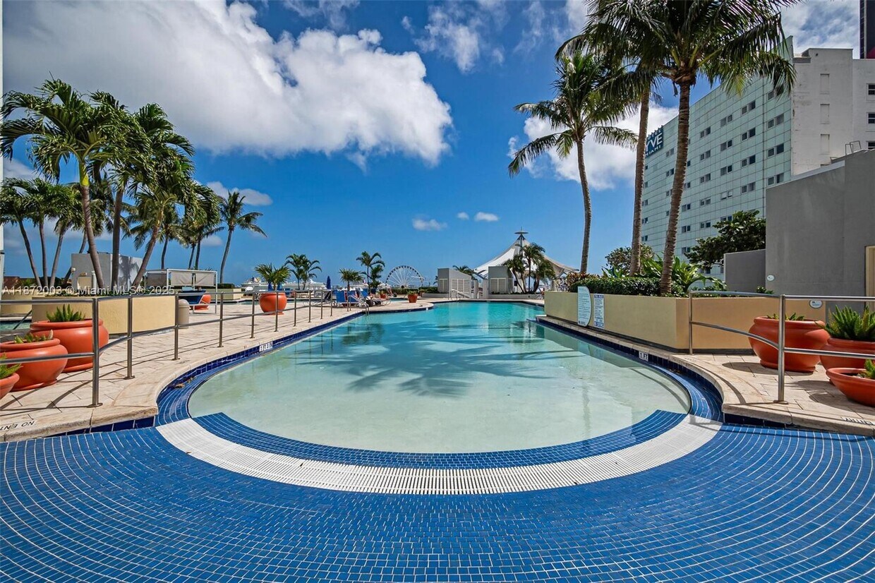 Foto principal - 244 Biscayne Blvd