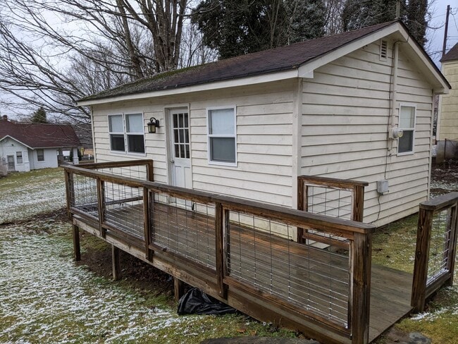 Building Photo - 233 Ice Plant Street