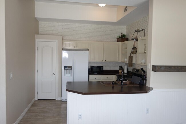 Foto del edificio - 2305 W Horizon Ridge Pkwy