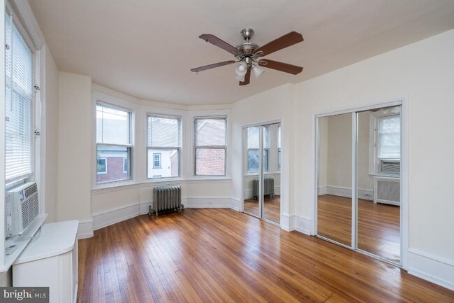 Building Photo - 338 S 15th St