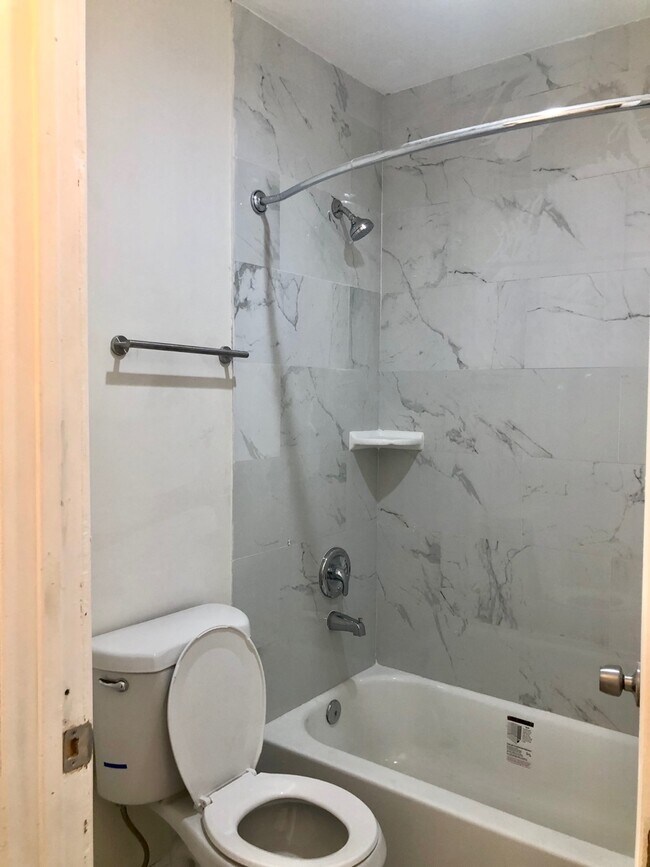 Foto del edificio - 256 S Alexandria Ave