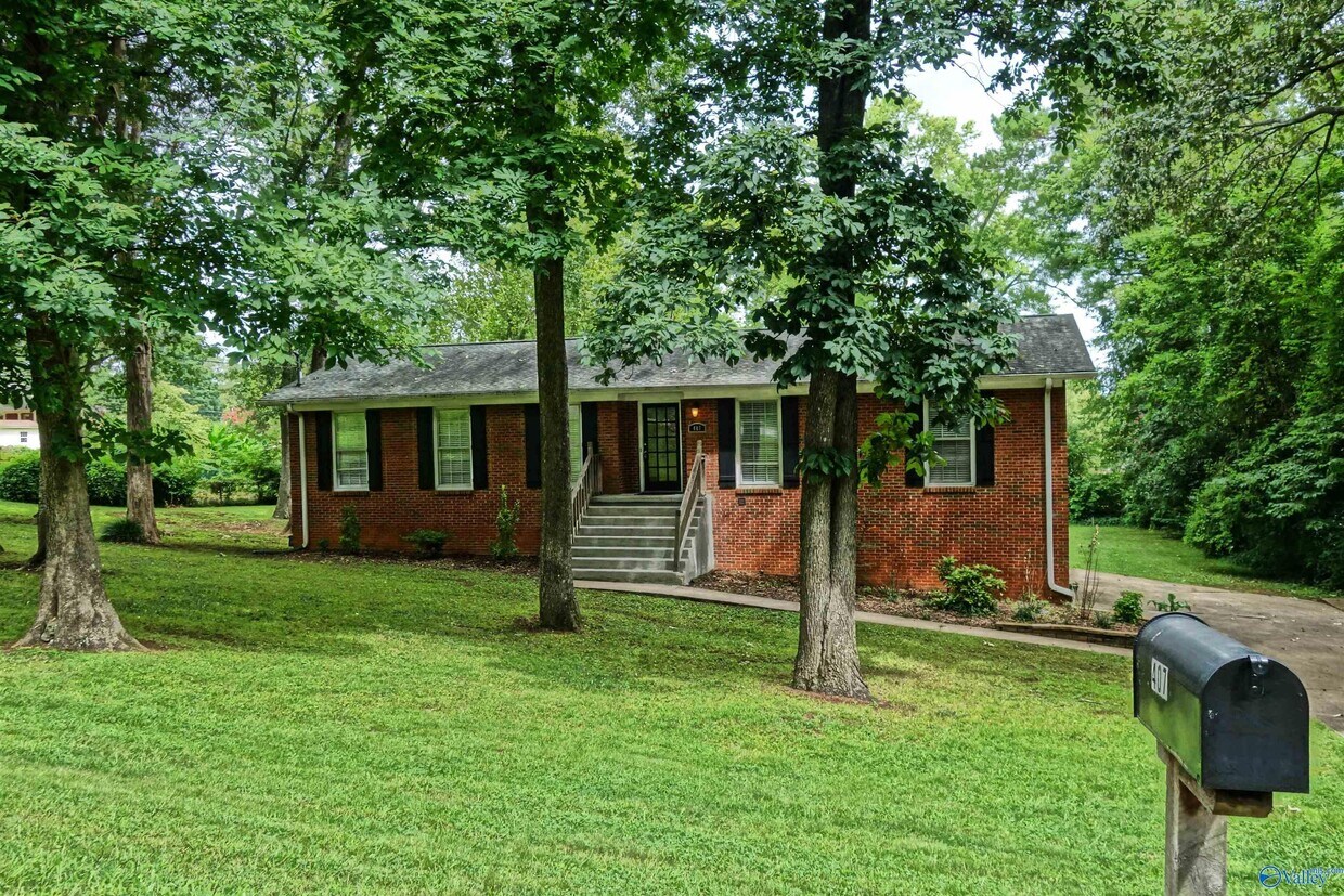 407 Sherwood Dr SE, Huntsville, AL 35802 House Rental in Huntsville