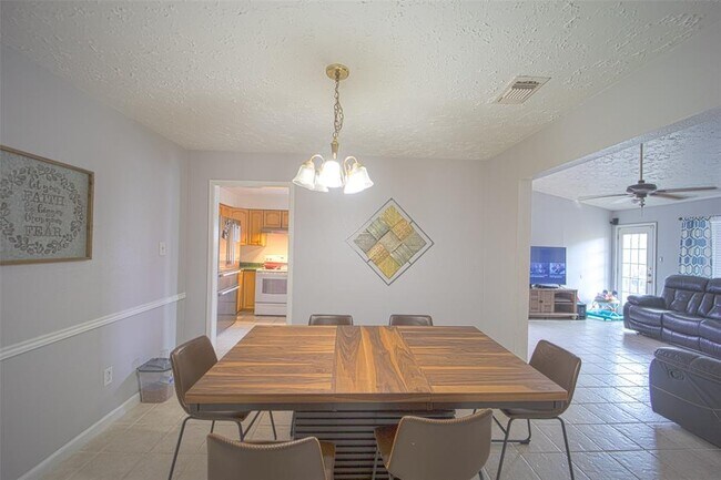 Foto del edificio - 23906 Nomini Hall Ln