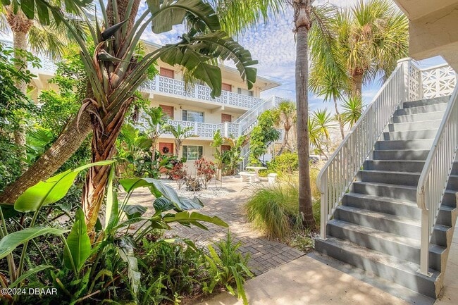 Building Photo - 1 Bed 1 Bath Condo Beachside HUD VASH Sect...