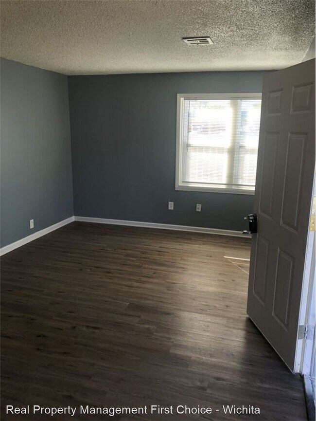 Building Photo - 2 br, 1 bath House - 2210 N Minnesota