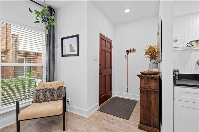 Building Photo - 2460 Bering Dr