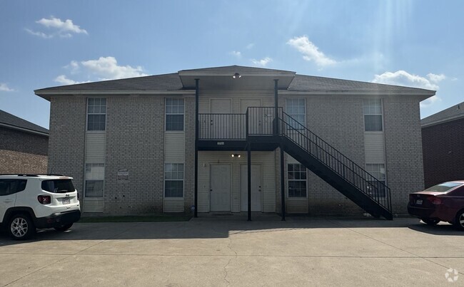 Building Photo - 5706 Redstone Dr