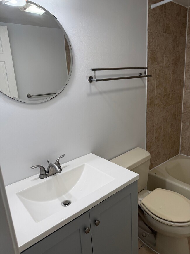 Foto del edificio - 7640 Tremayne Pl