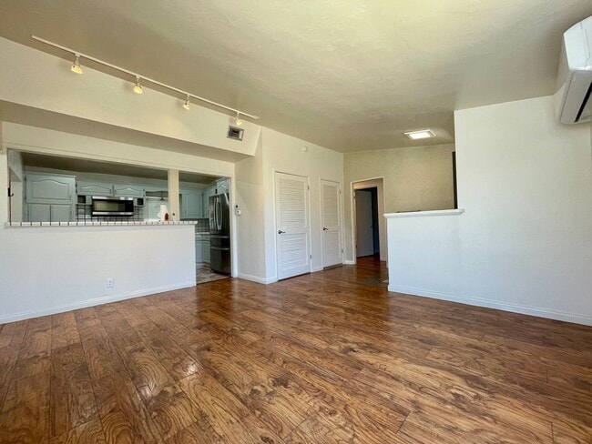 Building Photo - Gorgeous 3 Bedroom 2 Bathroom Home In Lemo...
