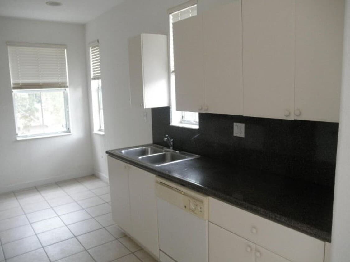 Primary Photo - 2147 Shoma Dr