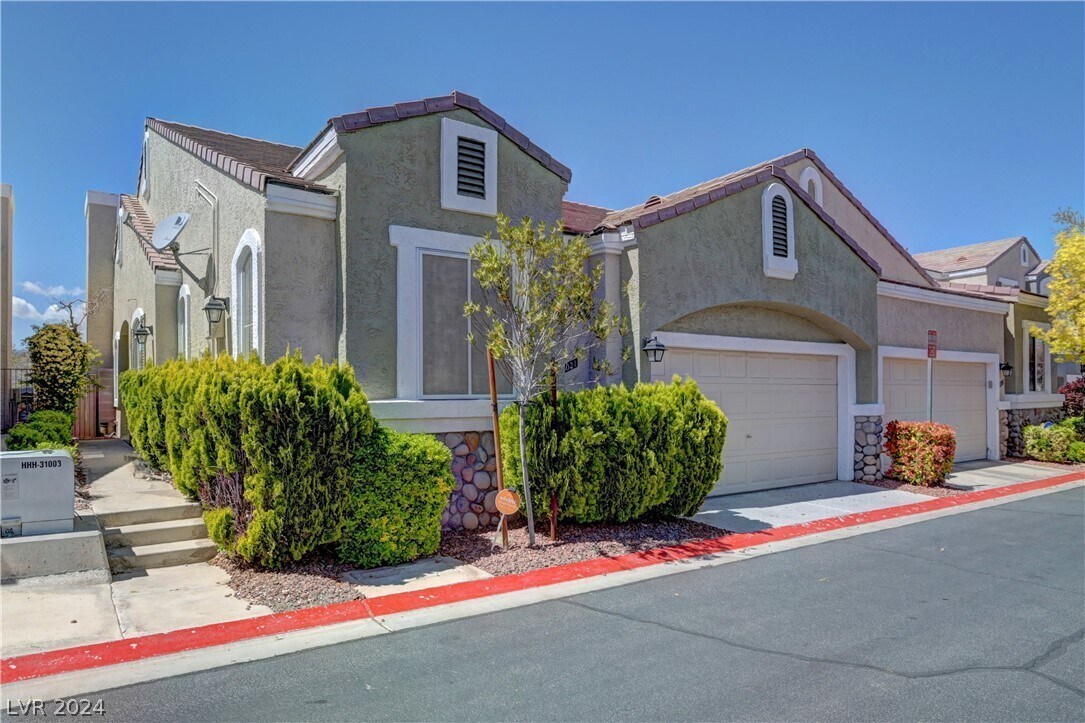 1021 Collingtree St, Las Vegas, NV 89145 Townhome Rentals in Las