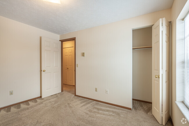 2BD 1BA w/Loft 864 - 972 sq. ft - Brookshire Apartments