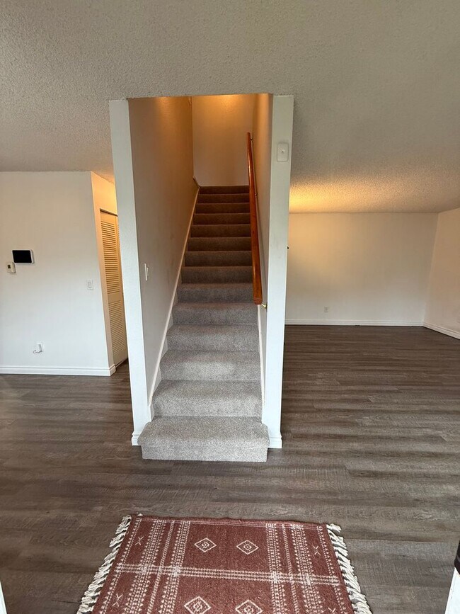 Foto del edificio - North Tacoma Townhome