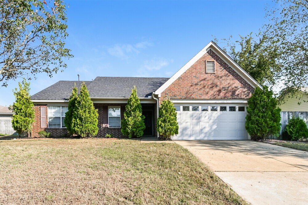 Primary Photo - 190 Pine Ridge Ln