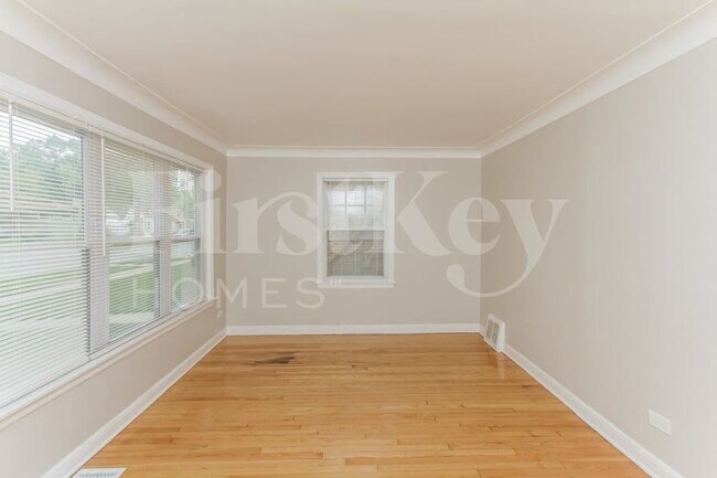 Foto del edificio - 14840 Grant St