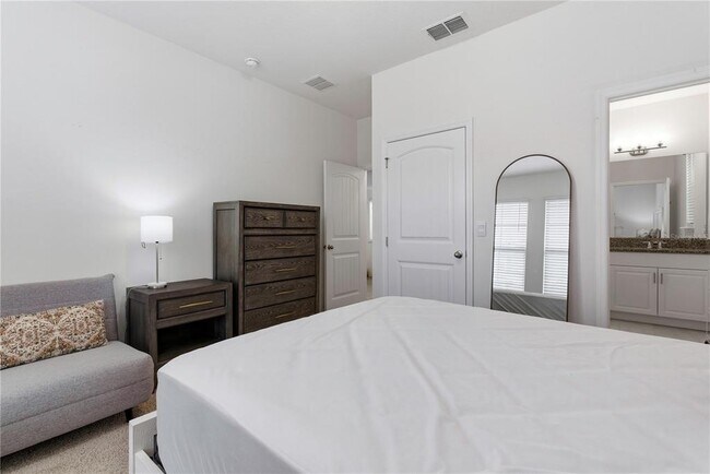 Foto del edificio - 17082 Water Spring Blvd