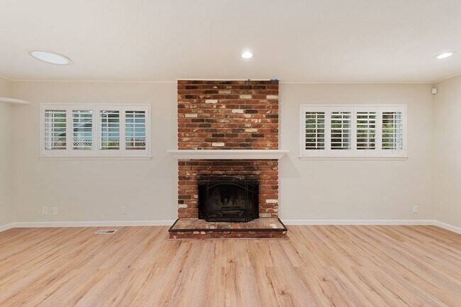 Foto del edificio - Beautiful and Immaculate West Saratoga 4 B...