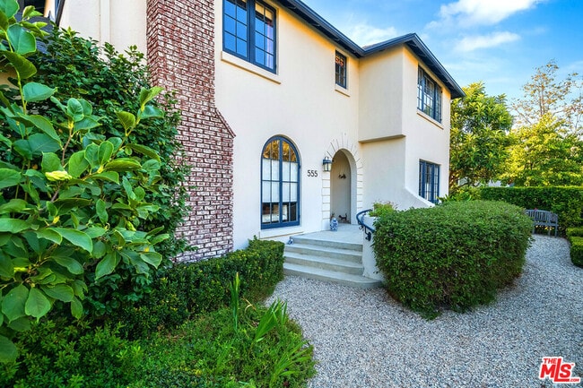 Building Photo - 555 Wilcox Ave