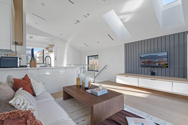 Building Photo - 2857 Wall St