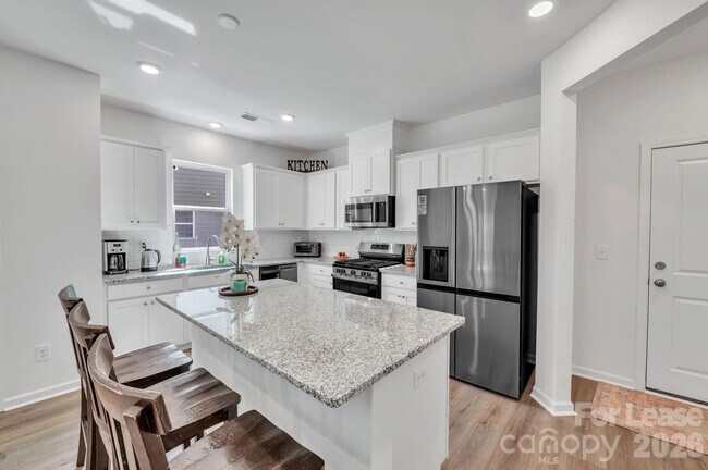 Foto del edificio - 1940 Highland Park Dr