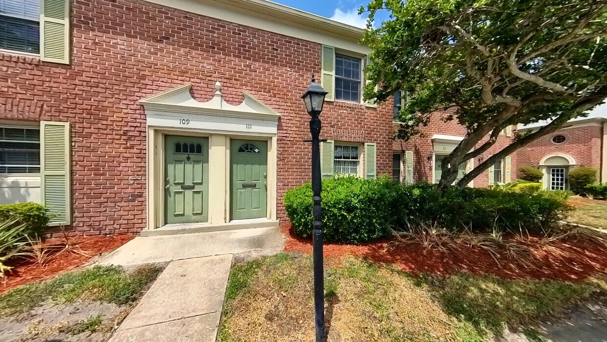 111 Dr Unit 111, Casselberry, FL 32707 Condo for Rent in