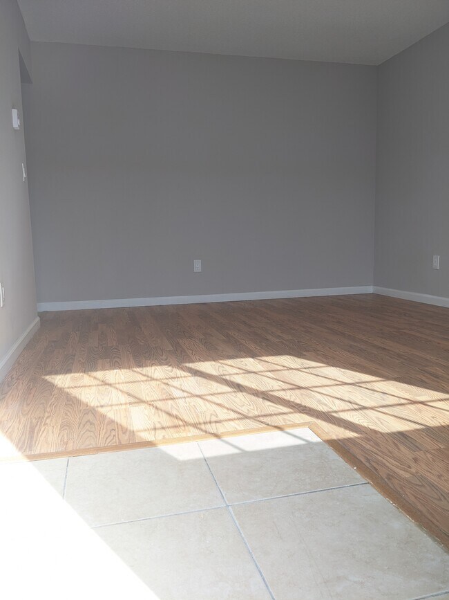 Foto del edificio - 1368 Meriden Rd