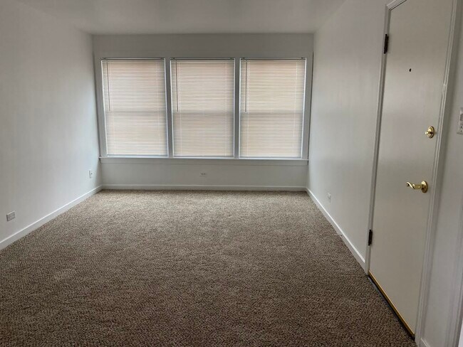 Foto del edificio - 8057 Knox Ave