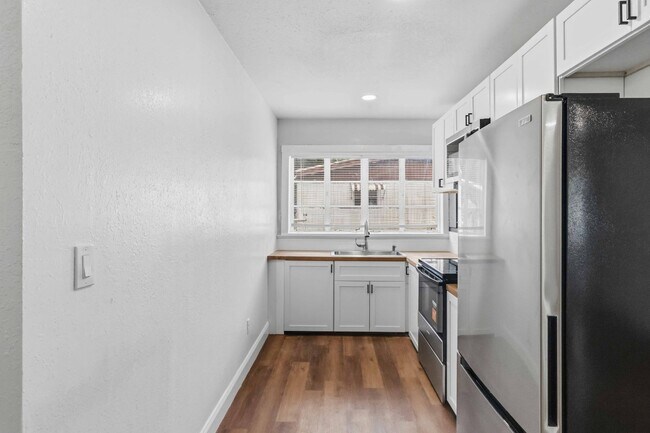 Foto del edificio - Beautifully Renovated 3/1 Home with Modern Finishes