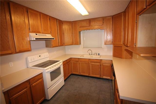 Building Photo - 7912 Buttercup Cir N