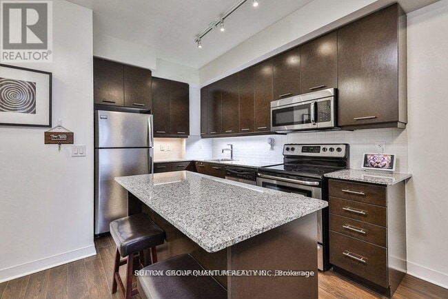 Building Photo - 360-360 Square One Dr