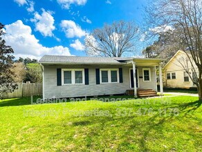 Building Photo - 418 Delgado Dr