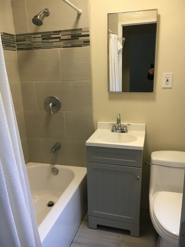 Foto principal - 819 N Alta Vista Blvd
