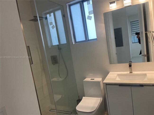 Foto del edificio - 3155 NW 103rd St