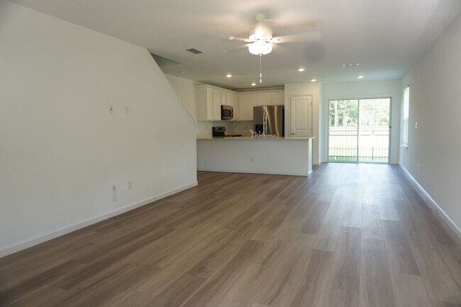 Foto del edificio - 6095 Falcon Gate Ln