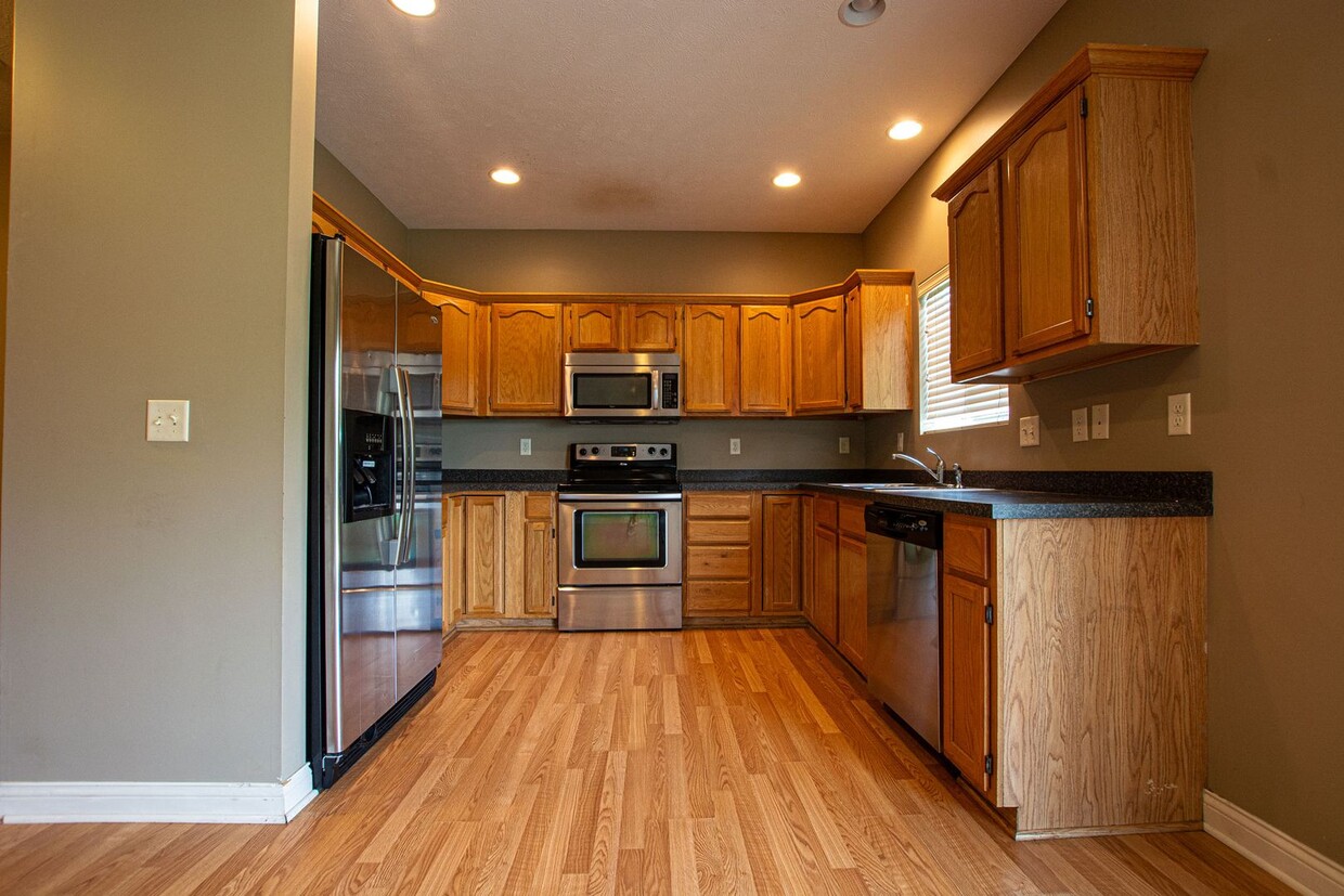 Primary Photo - MOVE IN SPECIAL! 1/2 OFF FIRST FULL MONTH ...